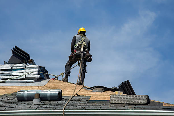 Professional Gutter Installation technician working in Fairfield, VA